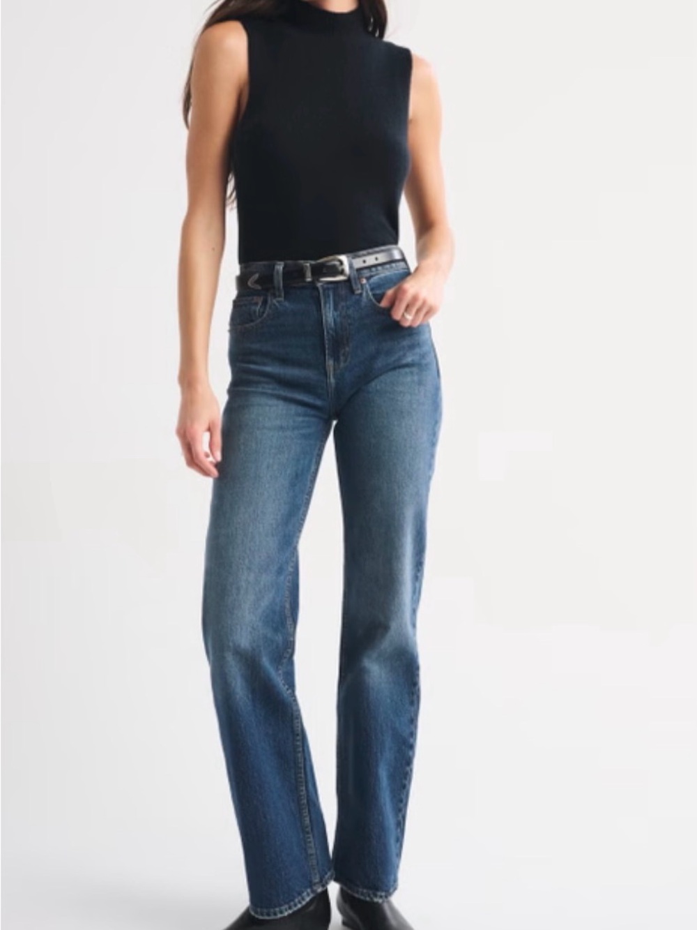Abercrombie & Fitch High Rise 90s Relaxed Jeans. Size 25